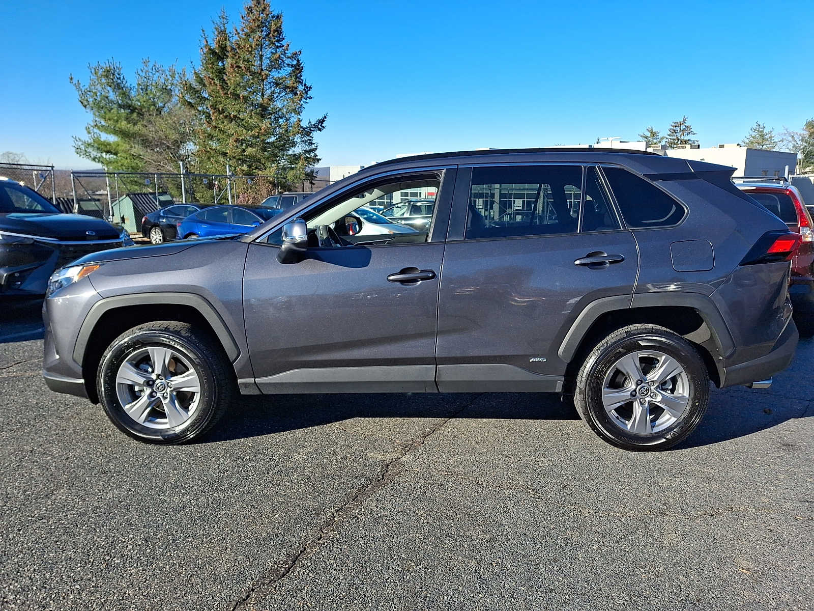 Thumbnail: 2025 Toyota RAV4 - 6