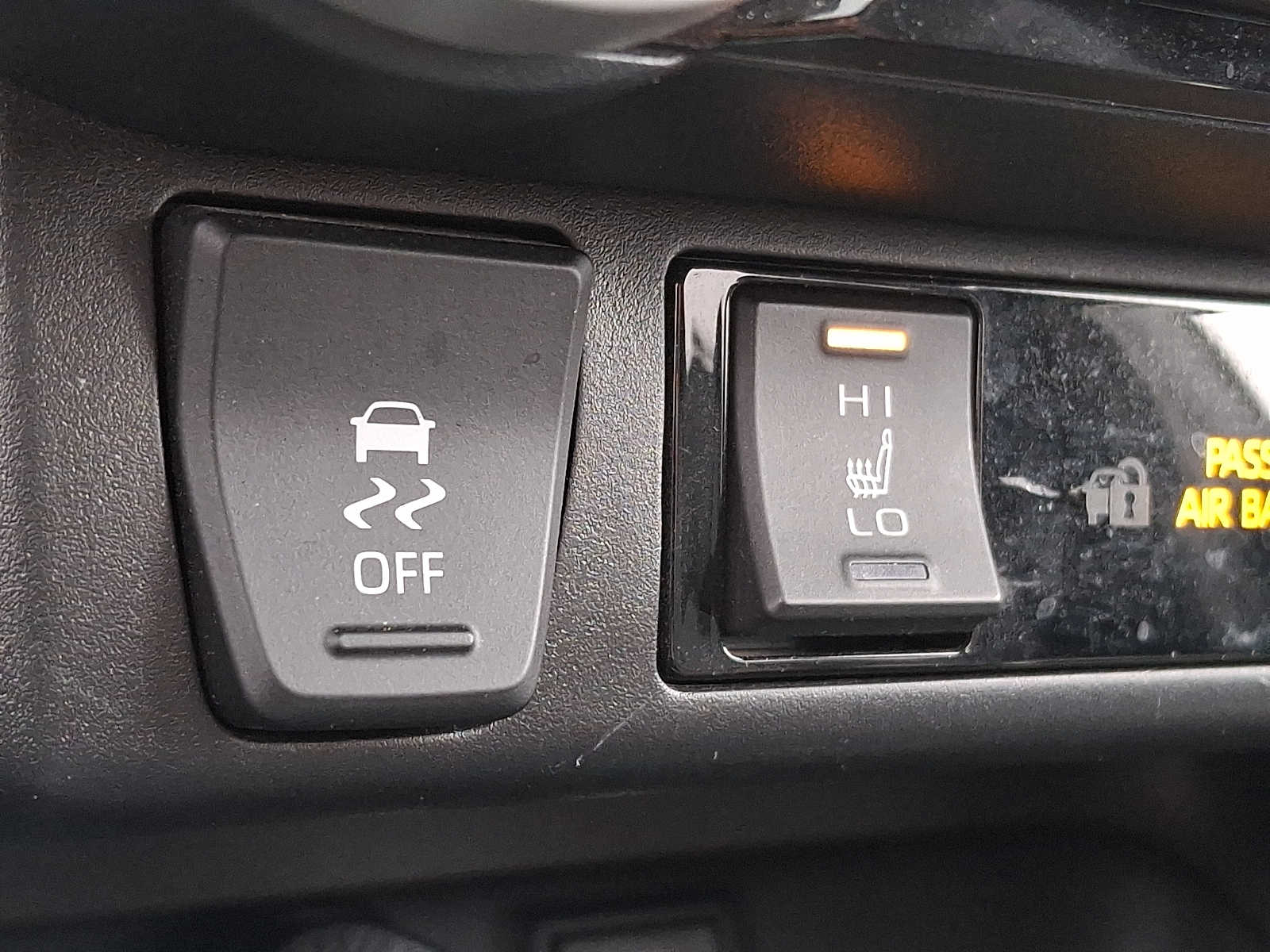 Thumbnail: 2023 Toyota RAV4 - 23