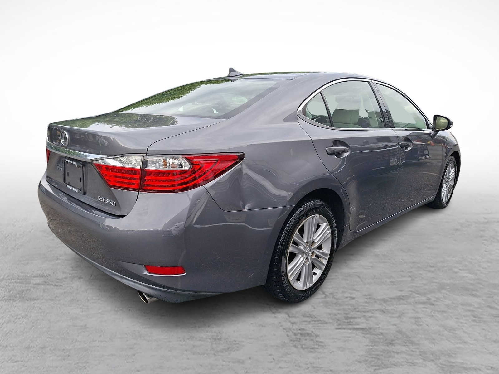 Thumbnail: 2013 Lexus ES - 4