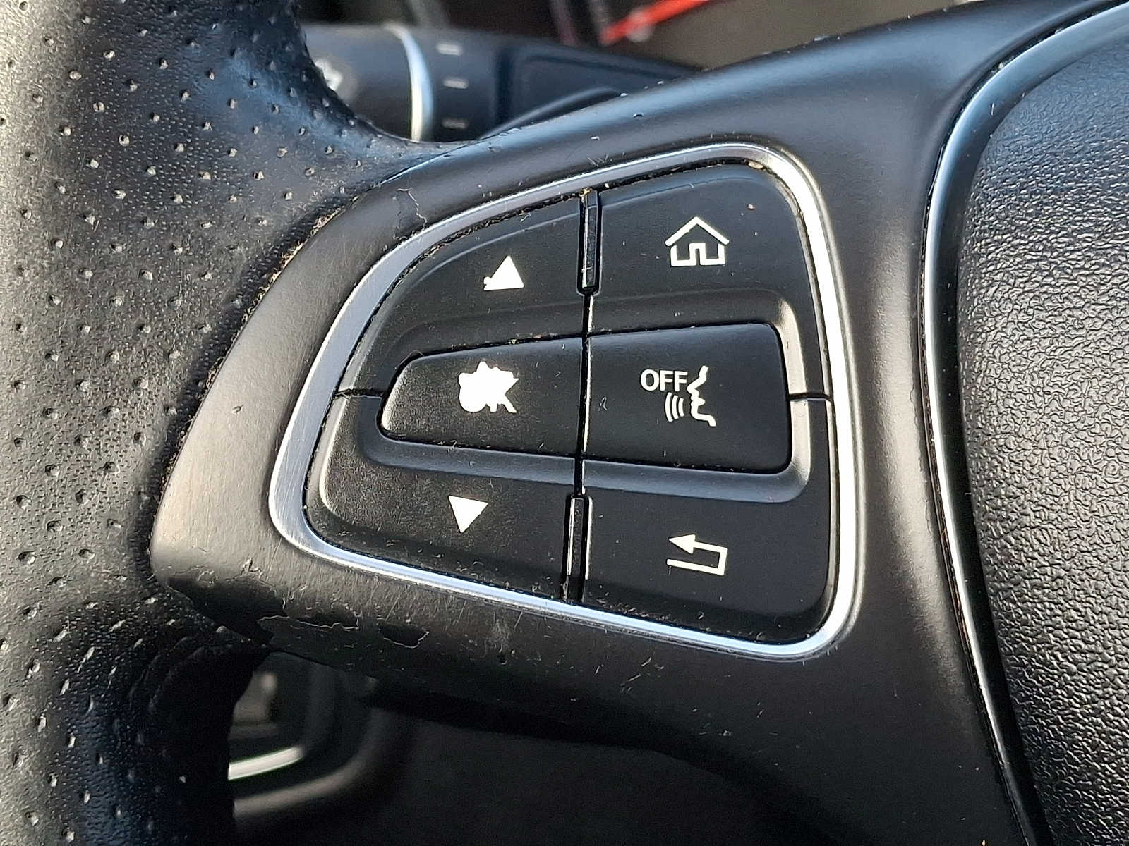 Thumbnail: 2017 Mercedes-Benz C-Class - 17