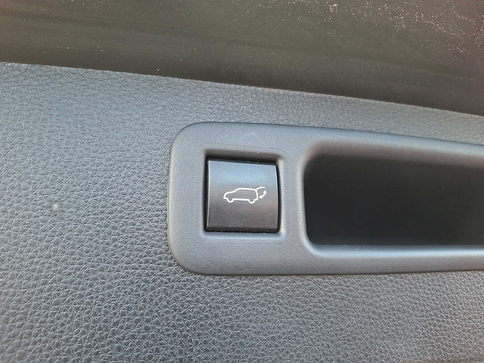 Thumbnail: 2021 Toyota Highlander - 27