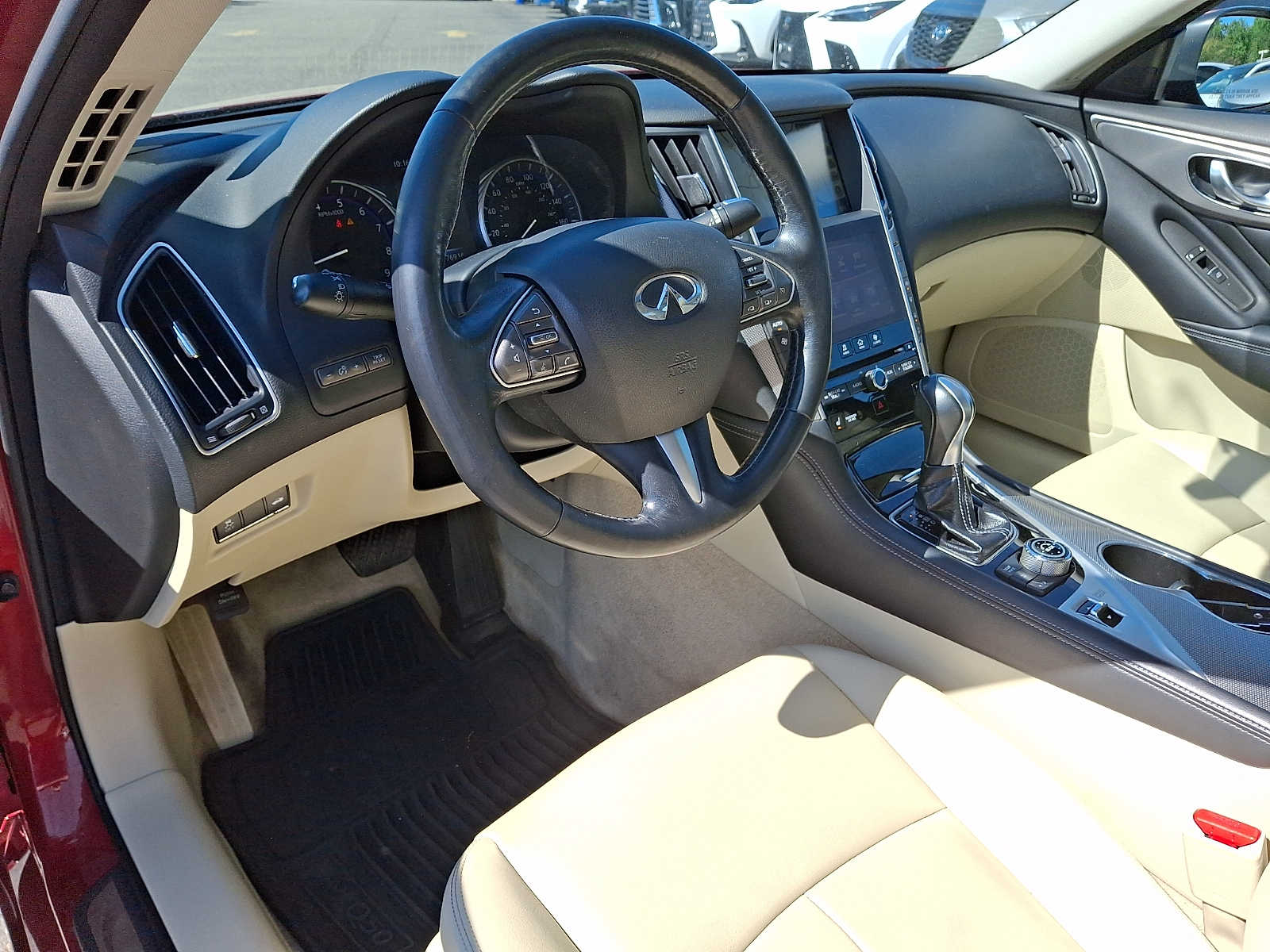 Thumbnail: 2014 INFINITI Q50 - 10