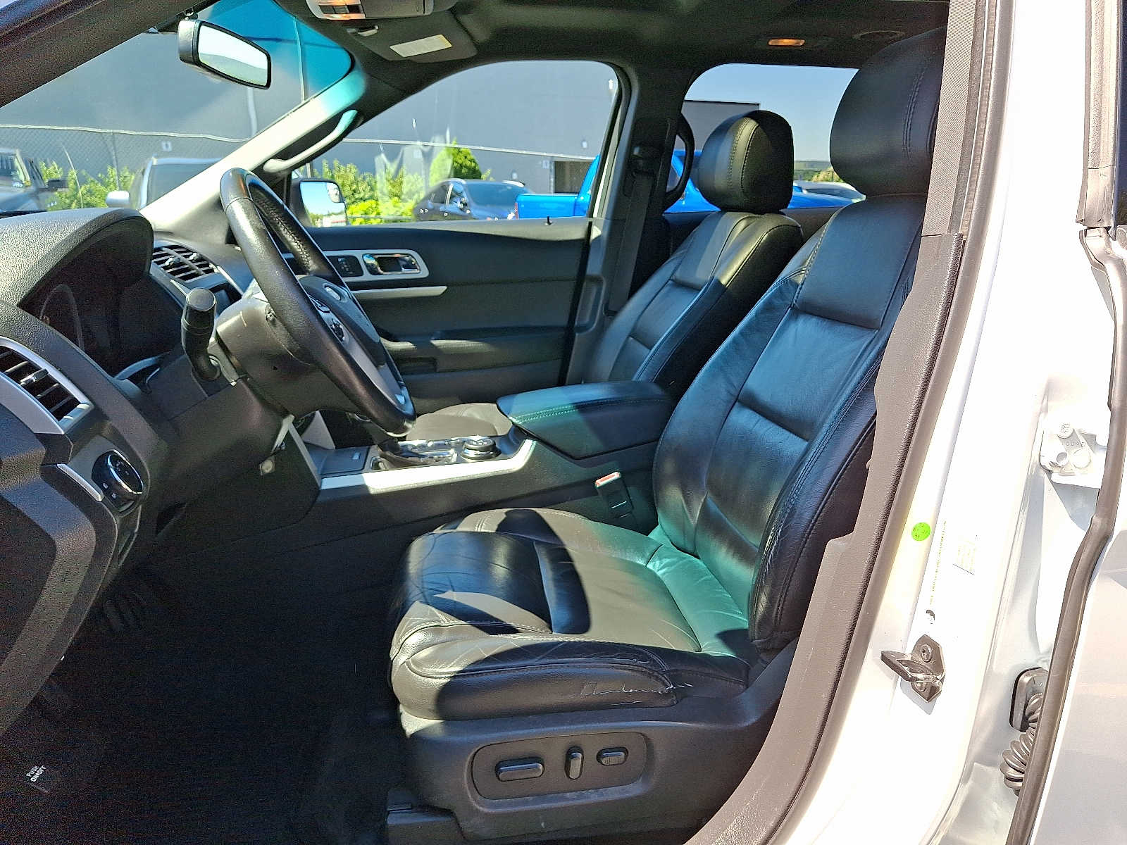 Thumbnail: 2015 Ford Explorer - 11