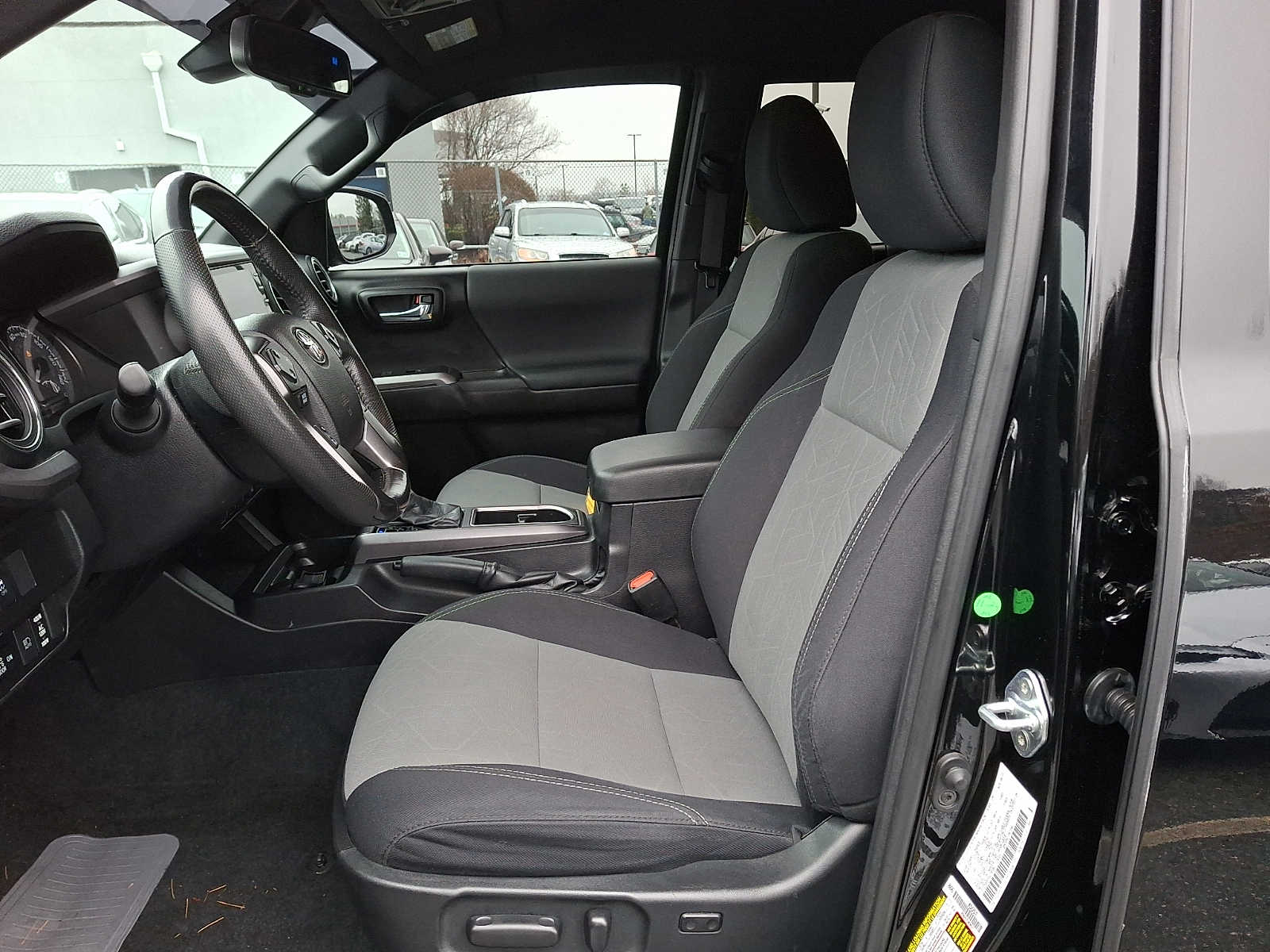 Thumbnail: 2021 Toyota Tacoma - 10