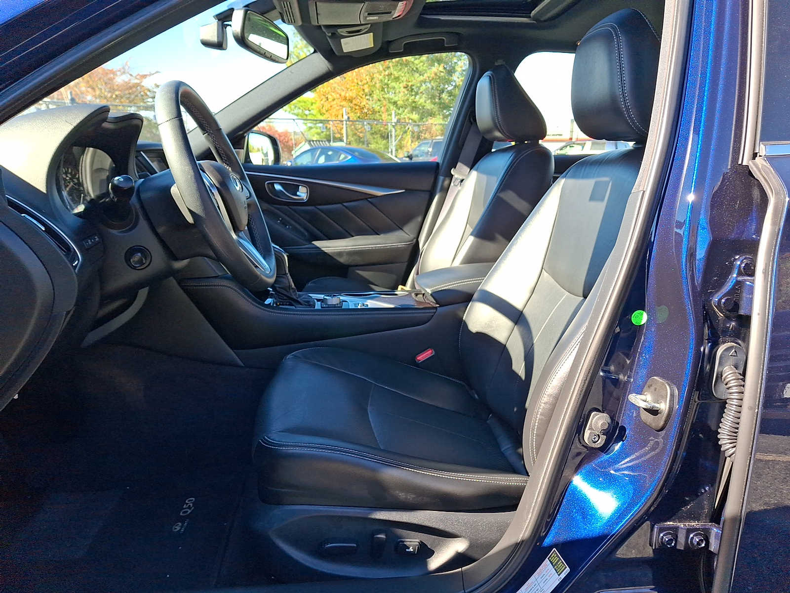 Thumbnail: 2022 INFINITI Q50 - 10