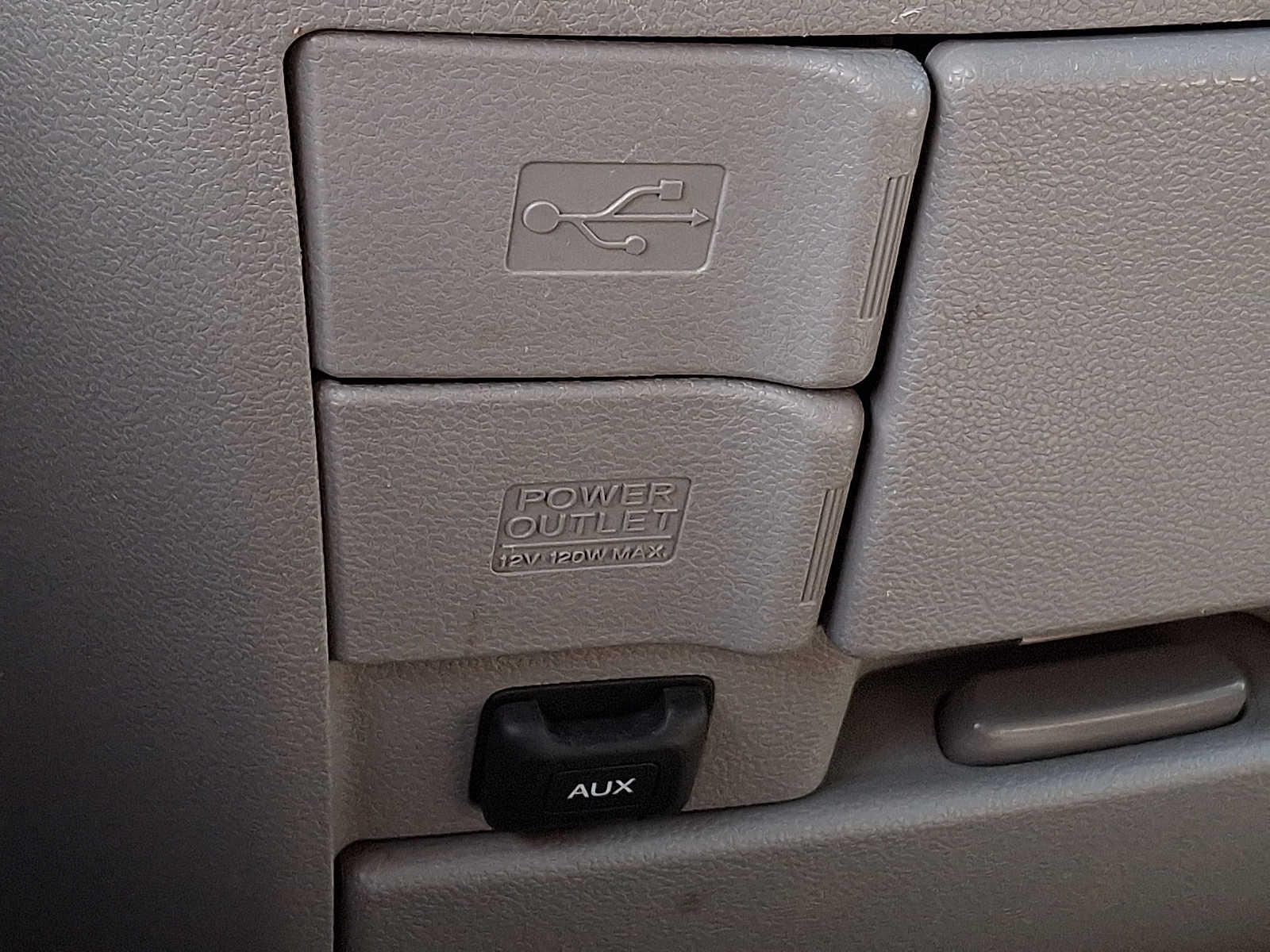 Thumbnail: 2015 Honda Odyssey - 25