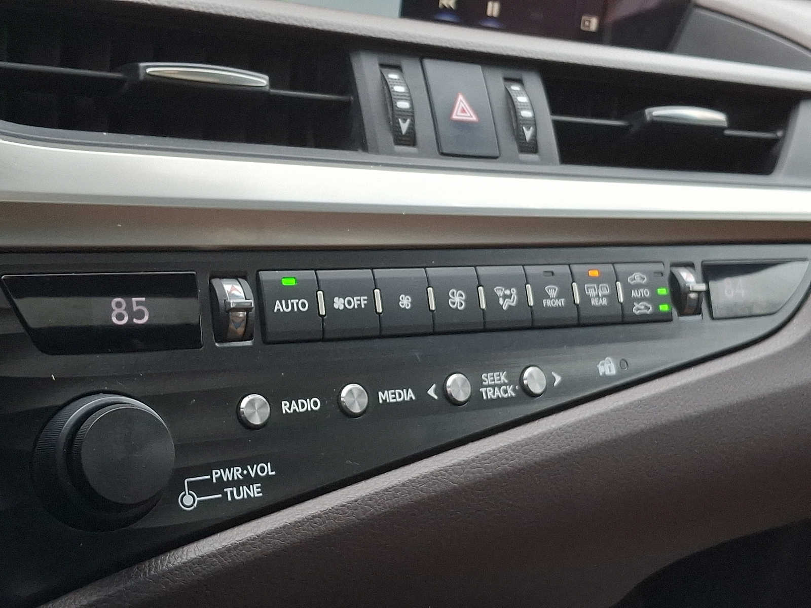 Thumbnail: 2019 Lexus ES - 14