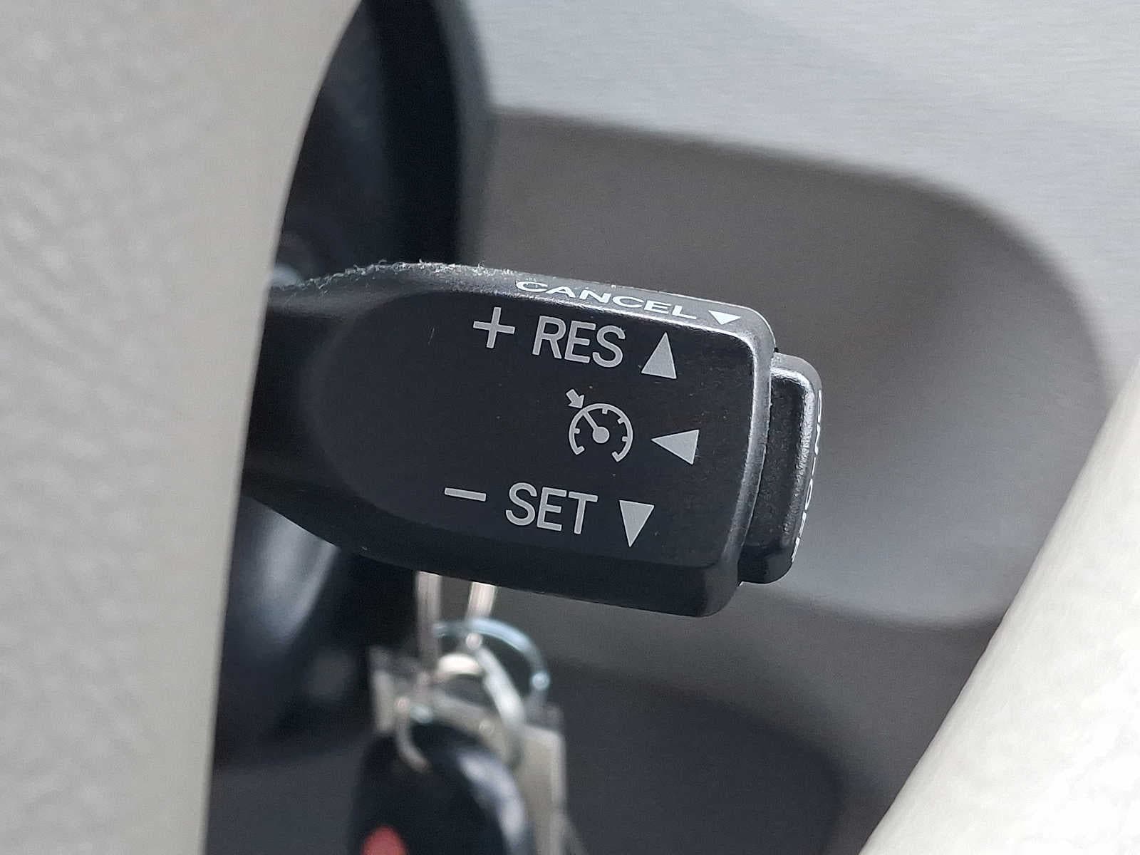 Thumbnail: 2012 Toyota Sienna - 20