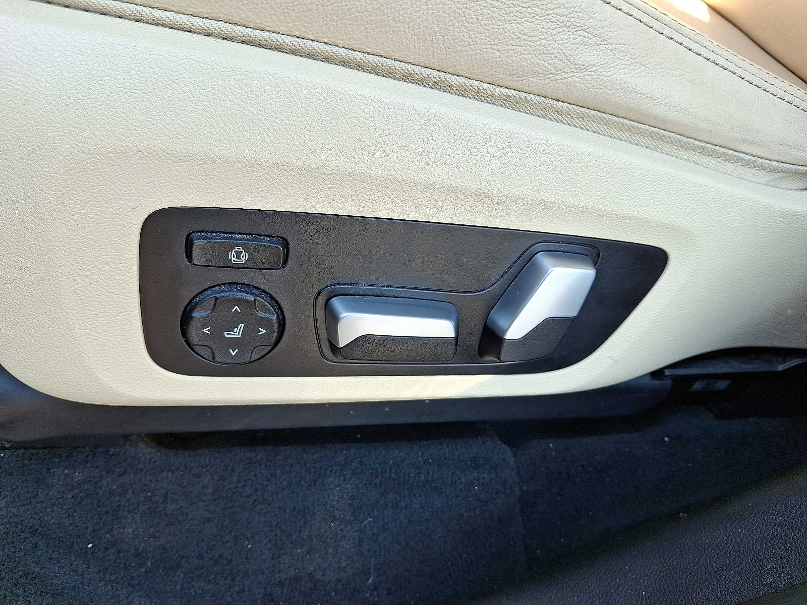 Thumbnail: 2021 BMW X3 - 10