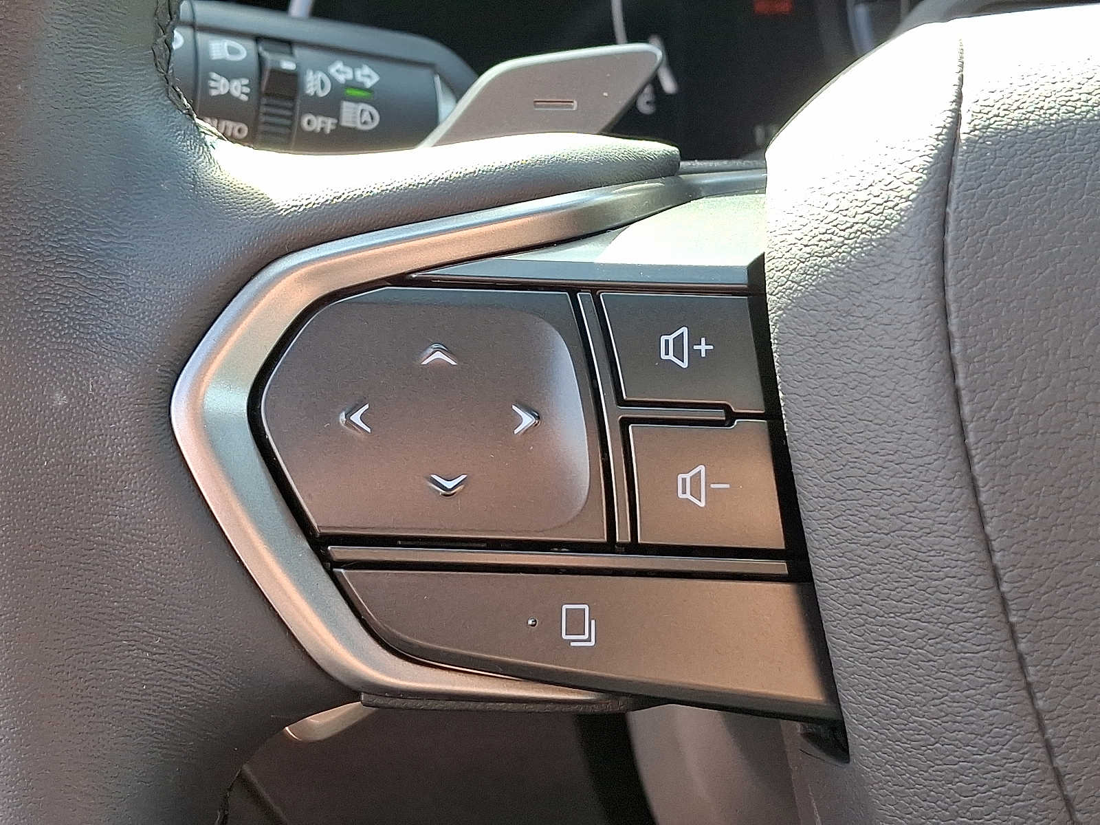 Thumbnail: 2023 Lexus RX - 18