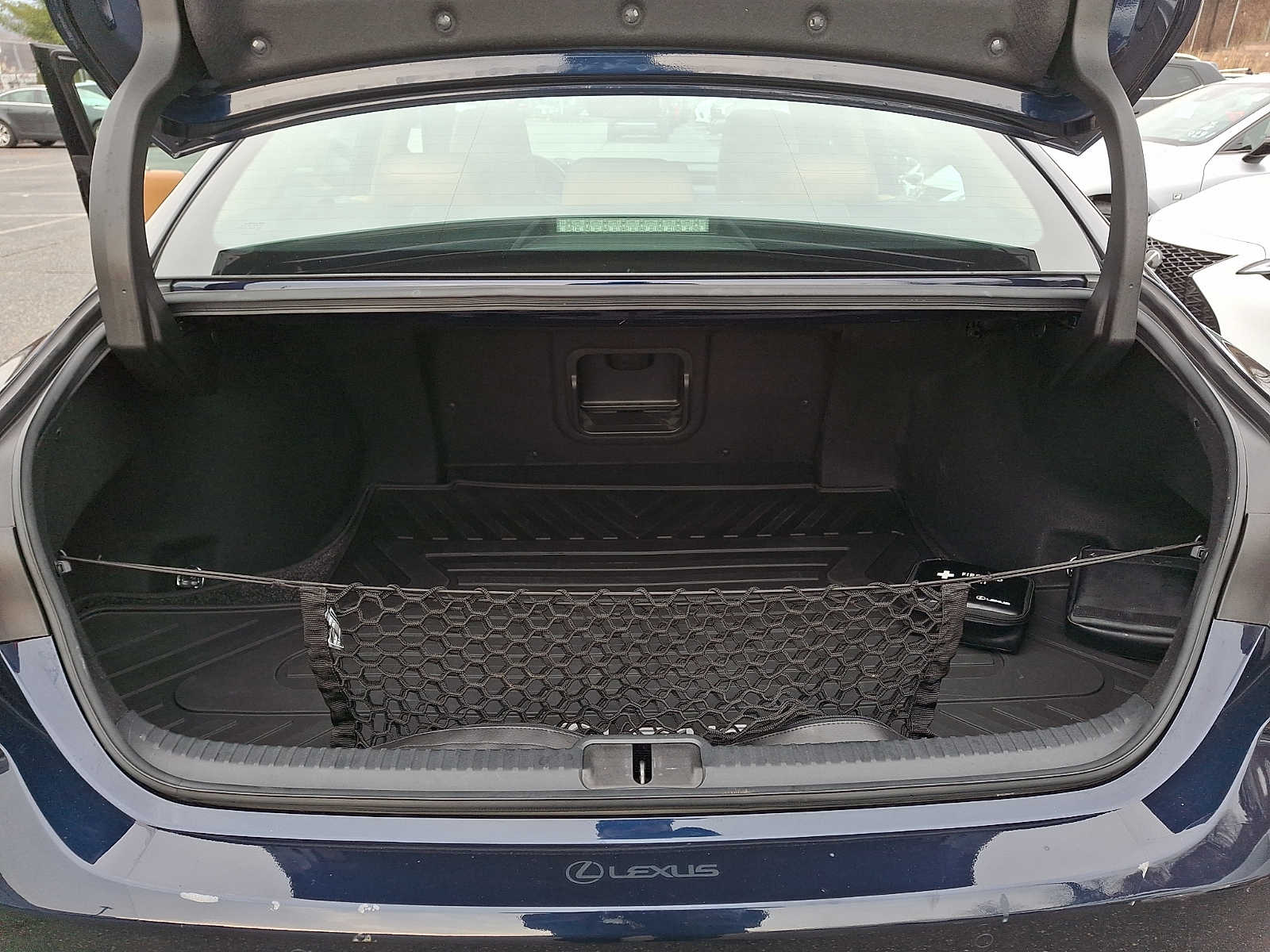 Thumbnail: 2022 Lexus ES - 26