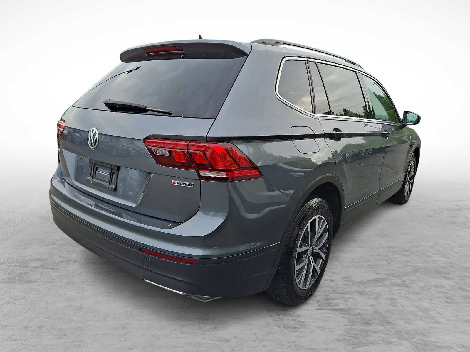 Thumbnail: 2019 Volkswagen Tiguan - 4
