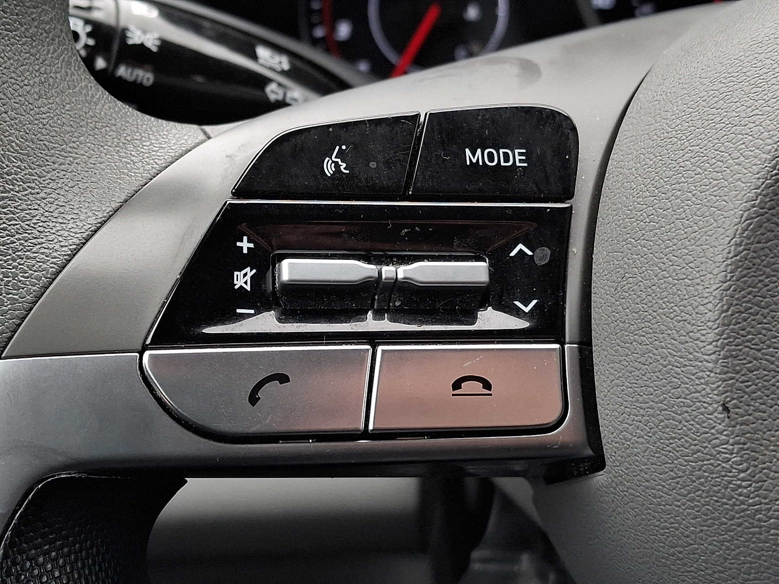 Thumbnail: 2023 Hyundai Elantra - 18