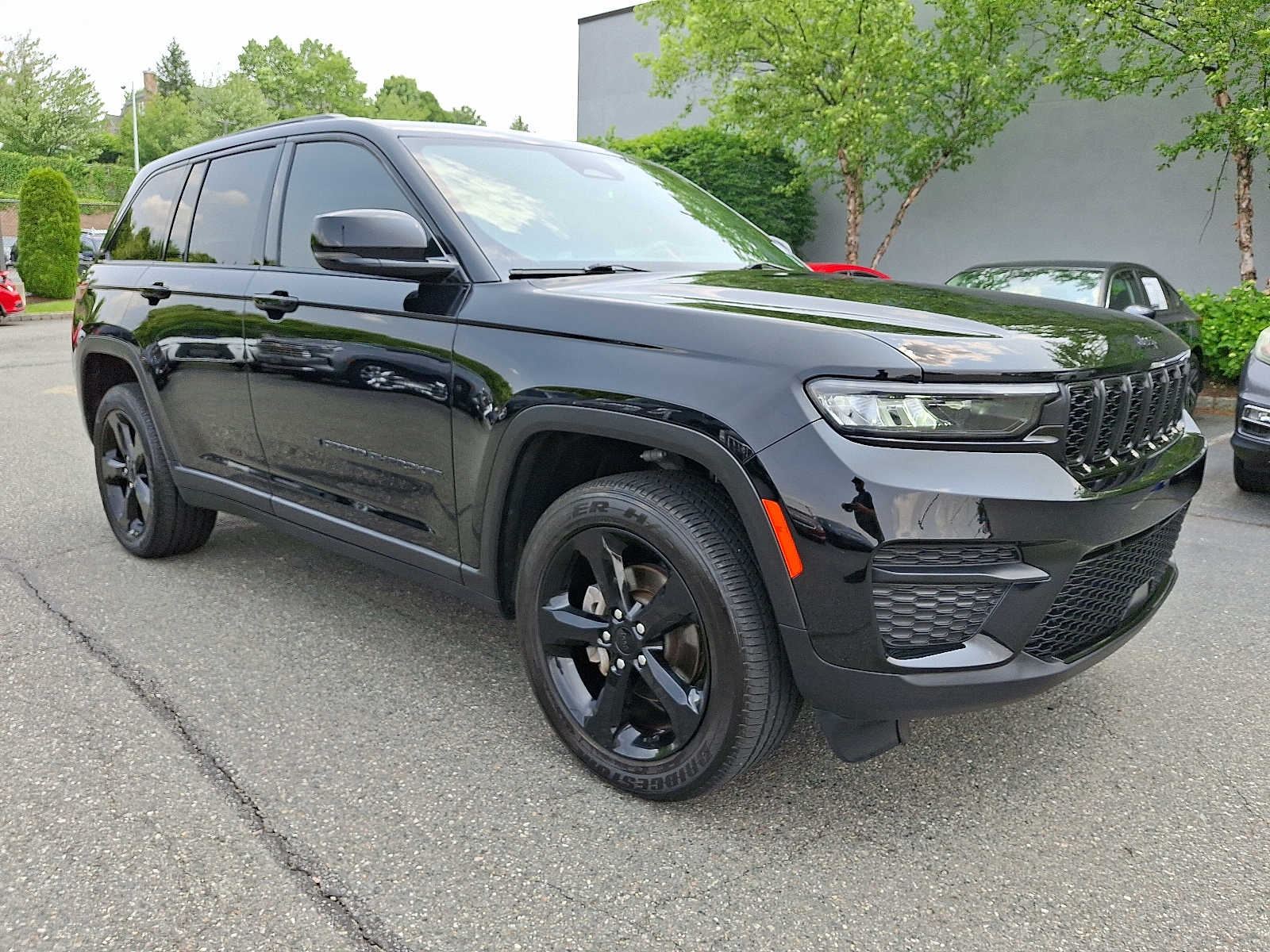 2023 Jeep Grand Cherokee Laredo 3