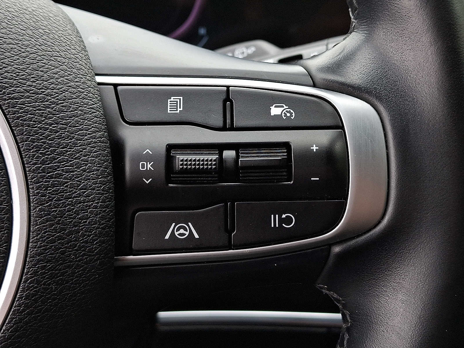 2023 Kia Sportage EX 18