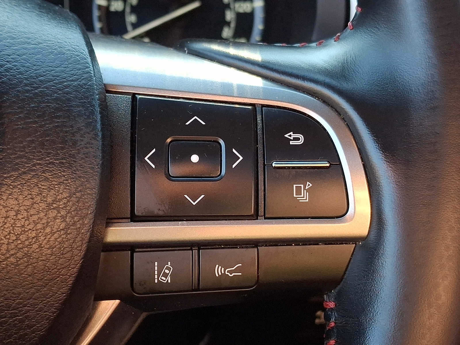 Thumbnail: 2023 Lexus GX - 18