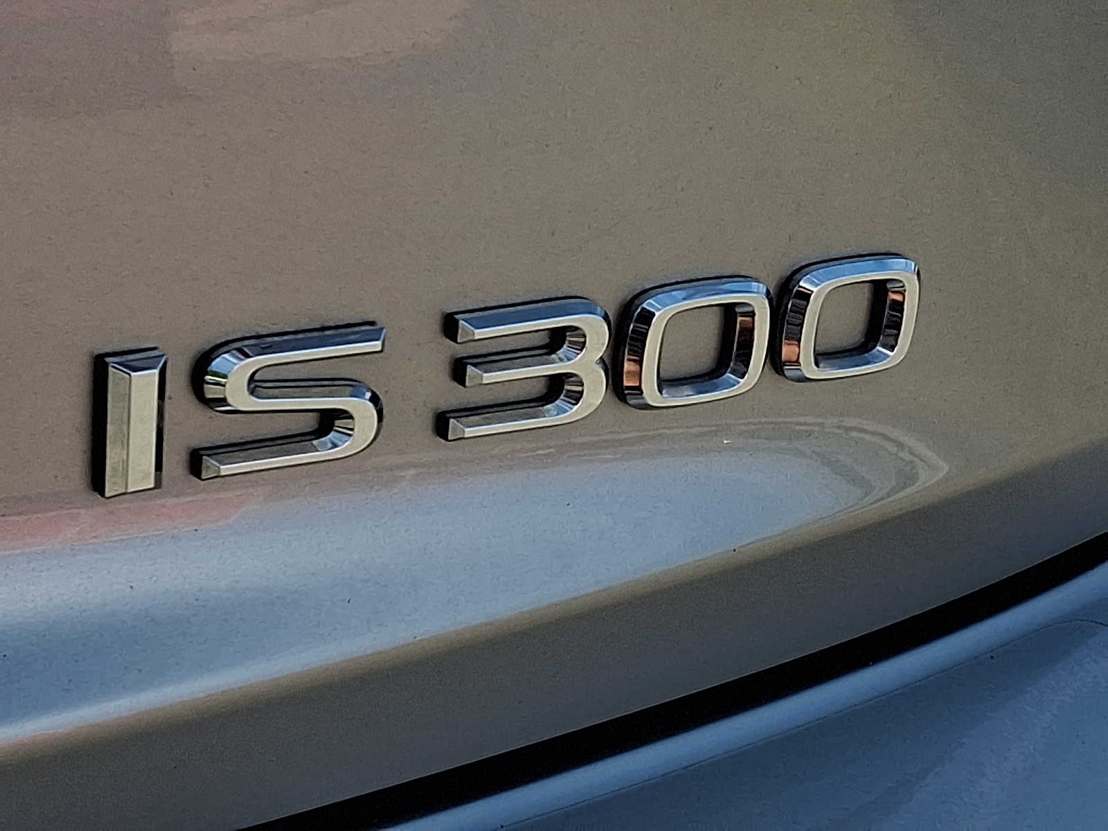 Thumbnail: 2020 Lexus IS - 27