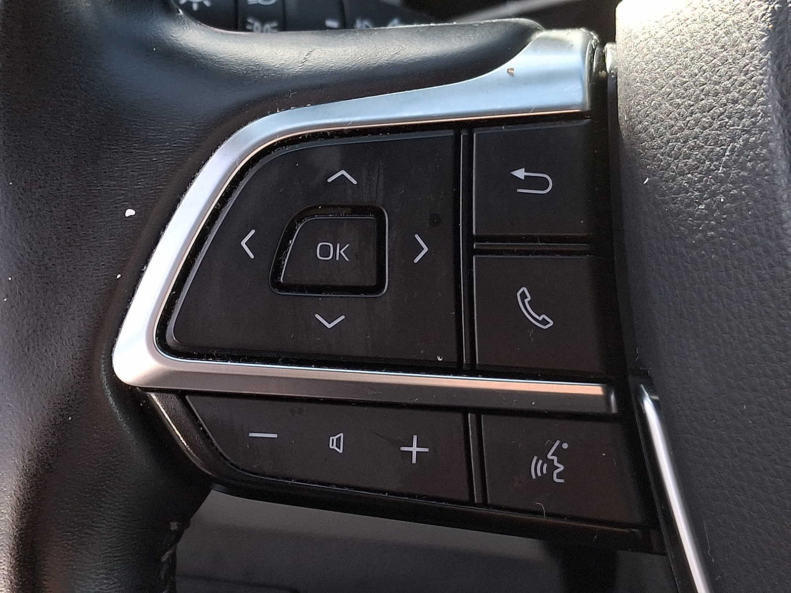 Thumbnail: 2021 Toyota Highlander - 19