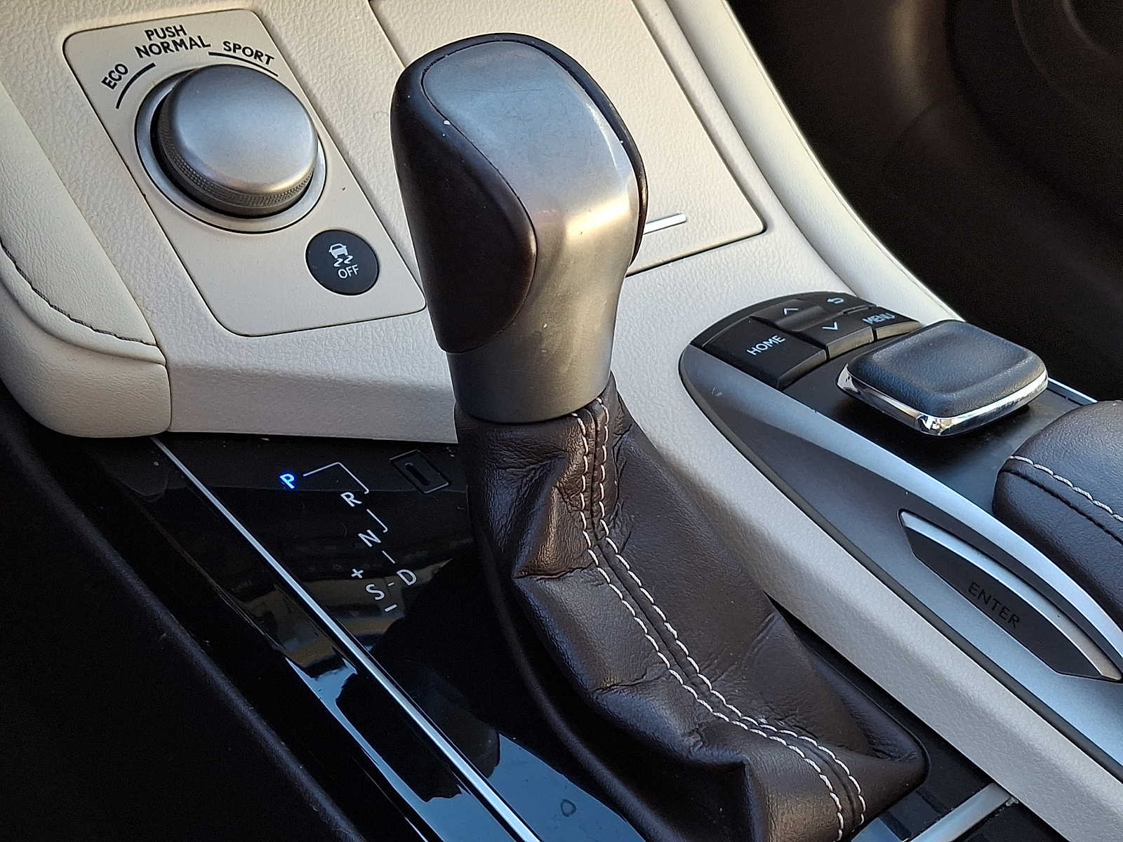 Thumbnail: 2018 Lexus ES - 13