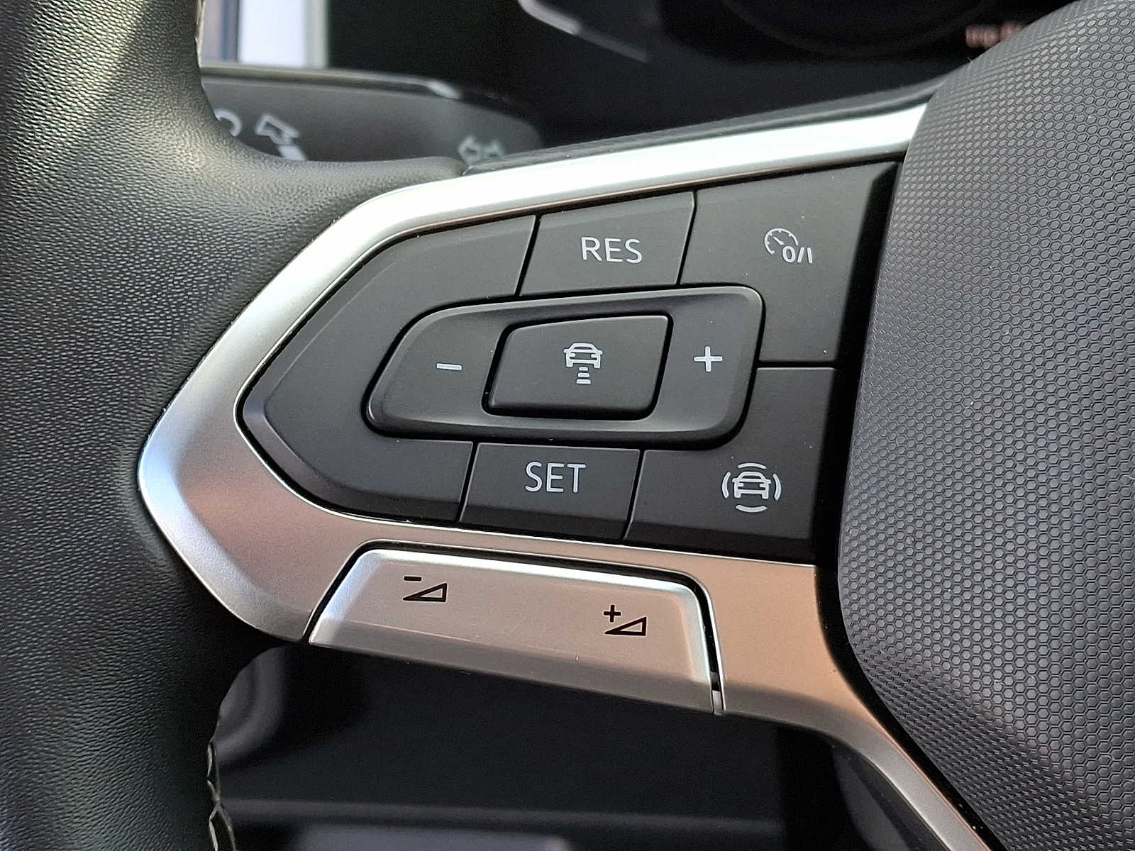 Thumbnail: 2022 Volkswagen Atlas - 19