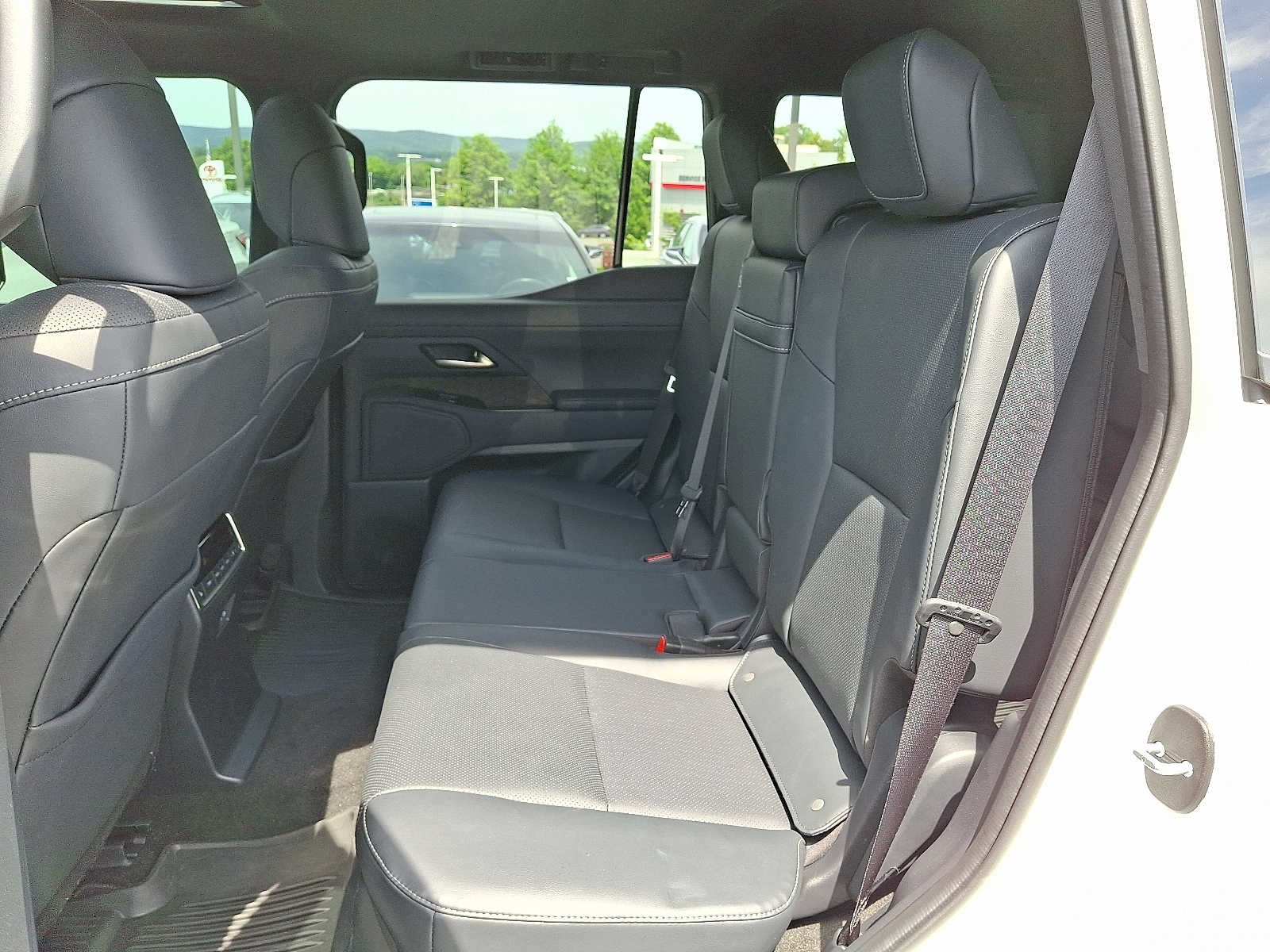 Thumbnail: 2024 Lexus GX - 8