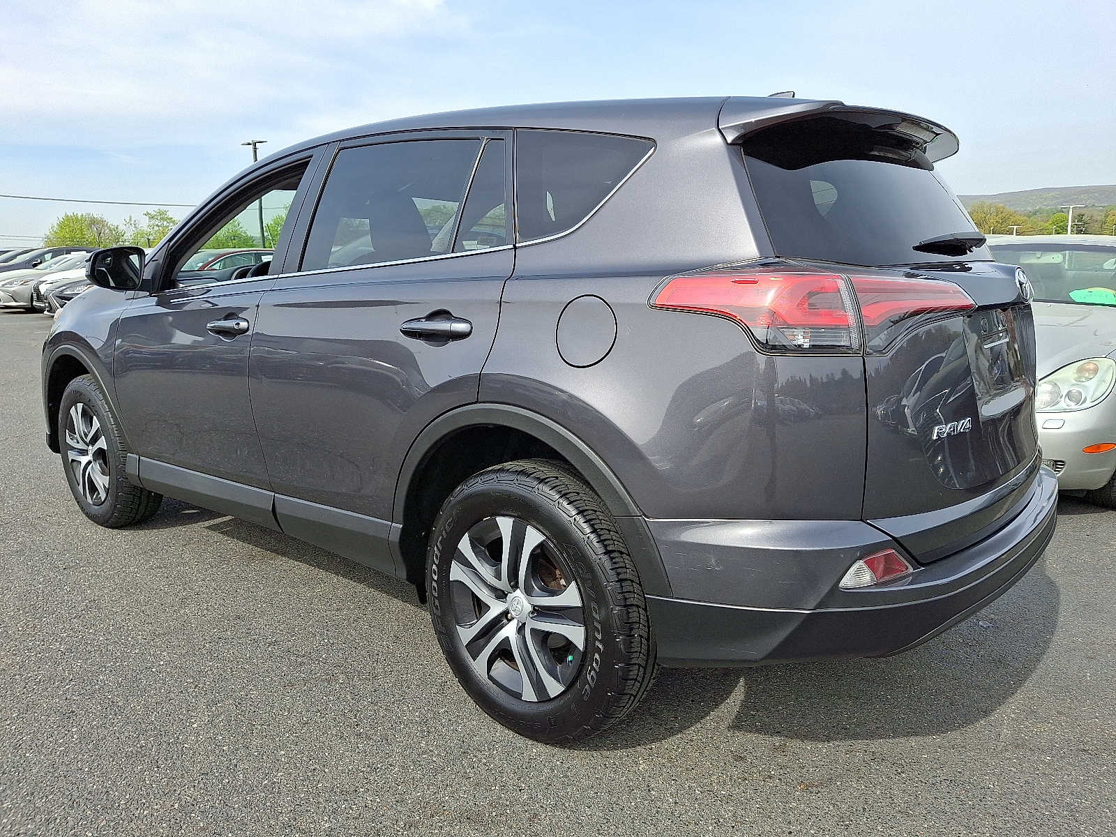 Thumbnail: 2018 Toyota RAV4 - 6