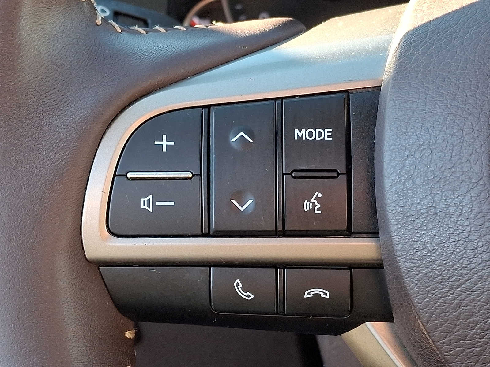 Thumbnail: 2018 Lexus ES - 15