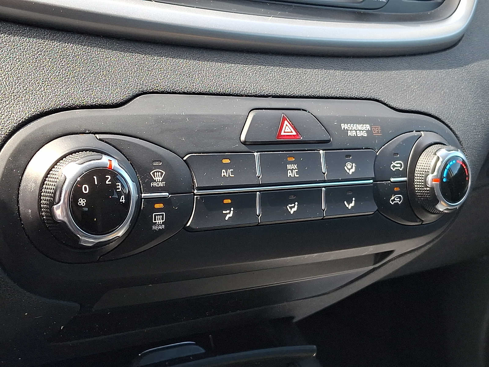 Thumbnail: 2019 Kia Sorento - 14