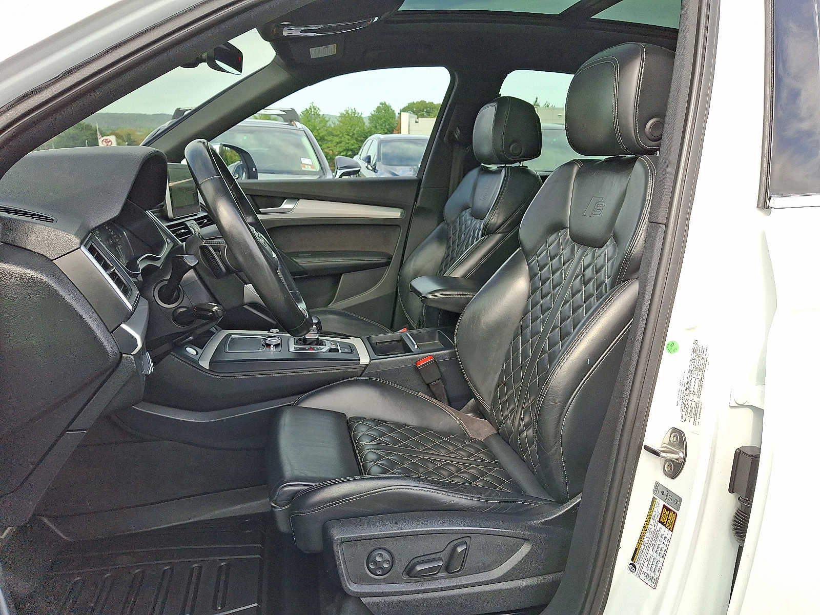 Thumbnail: 2018 Audi SQ5 - 10