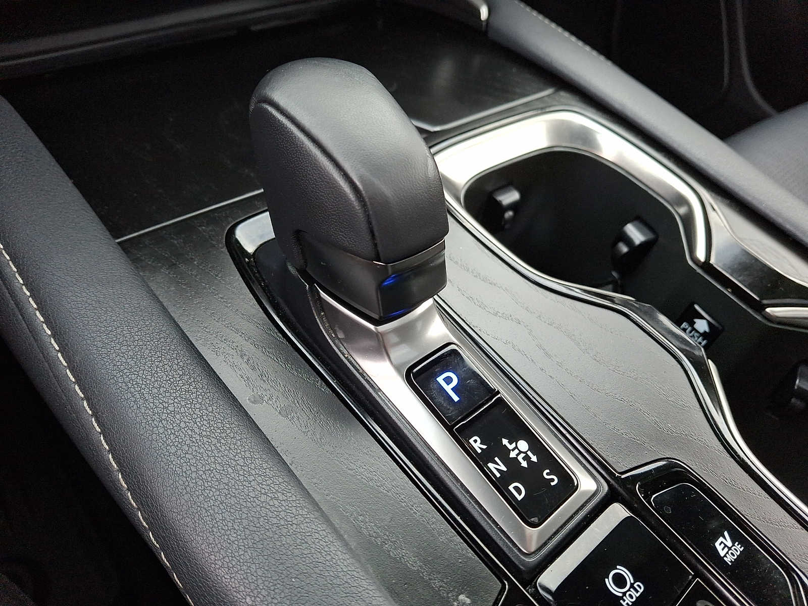 Thumbnail: 2024 Lexus RX - 13