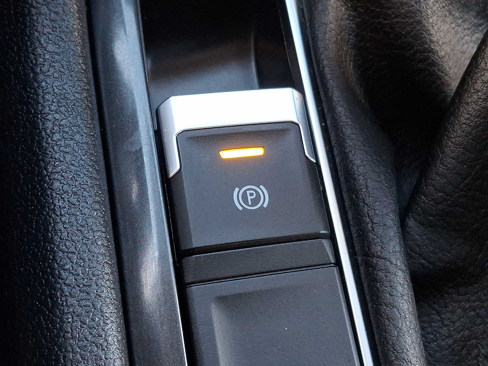 Thumbnail: 2022 Volkswagen Tiguan - 21