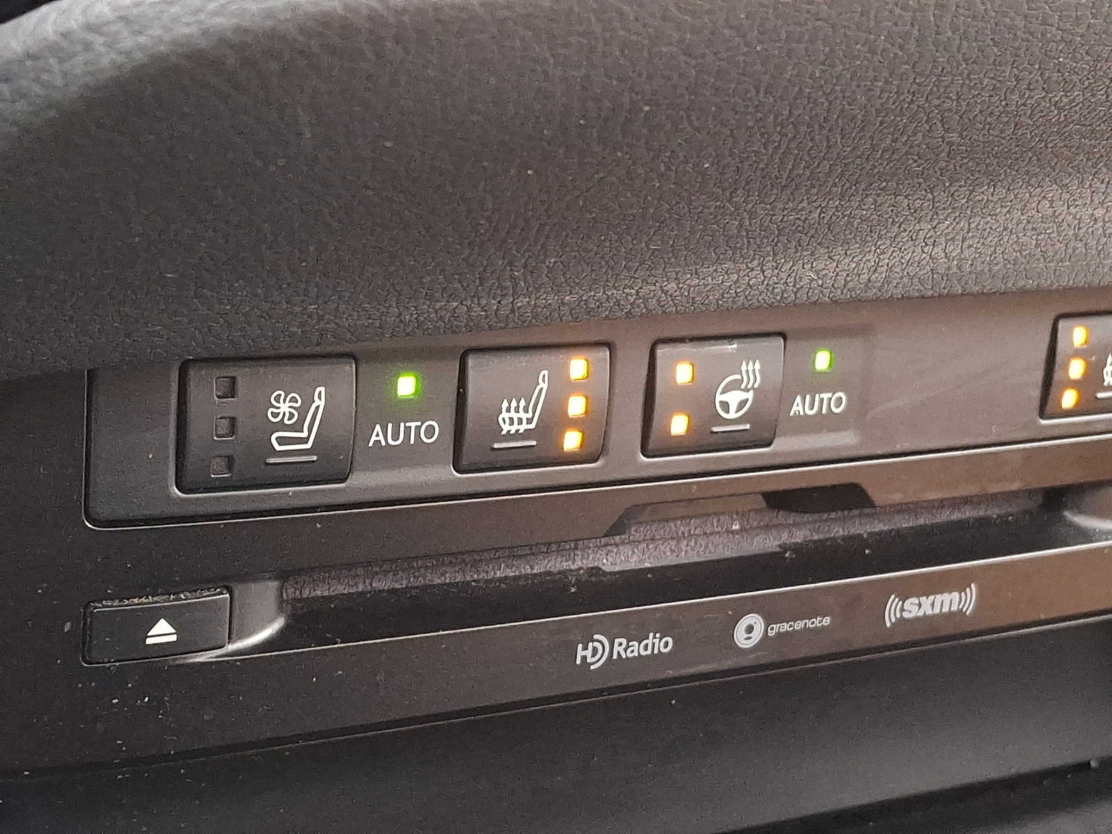 Thumbnail: 2022 Lexus ES - 20