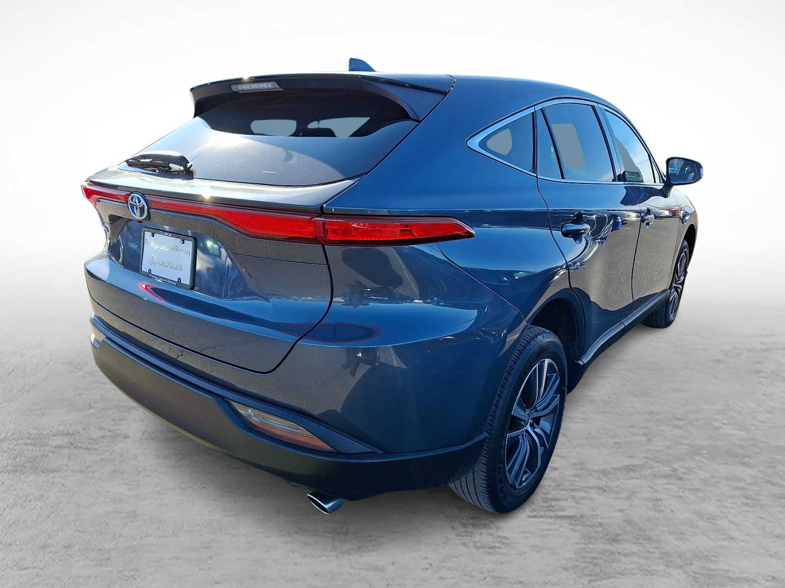 Thumbnail: 2023 Toyota Venza - 4