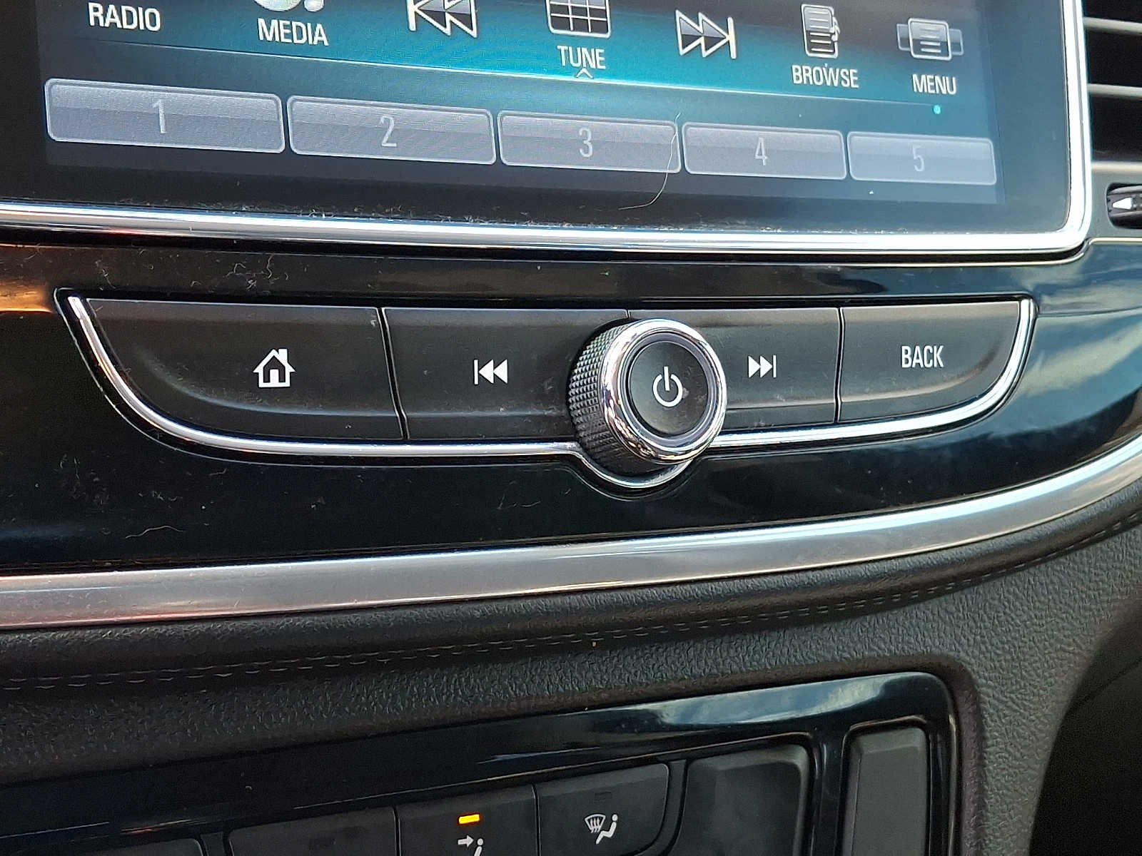 Thumbnail: 2019 Buick Encore - 15