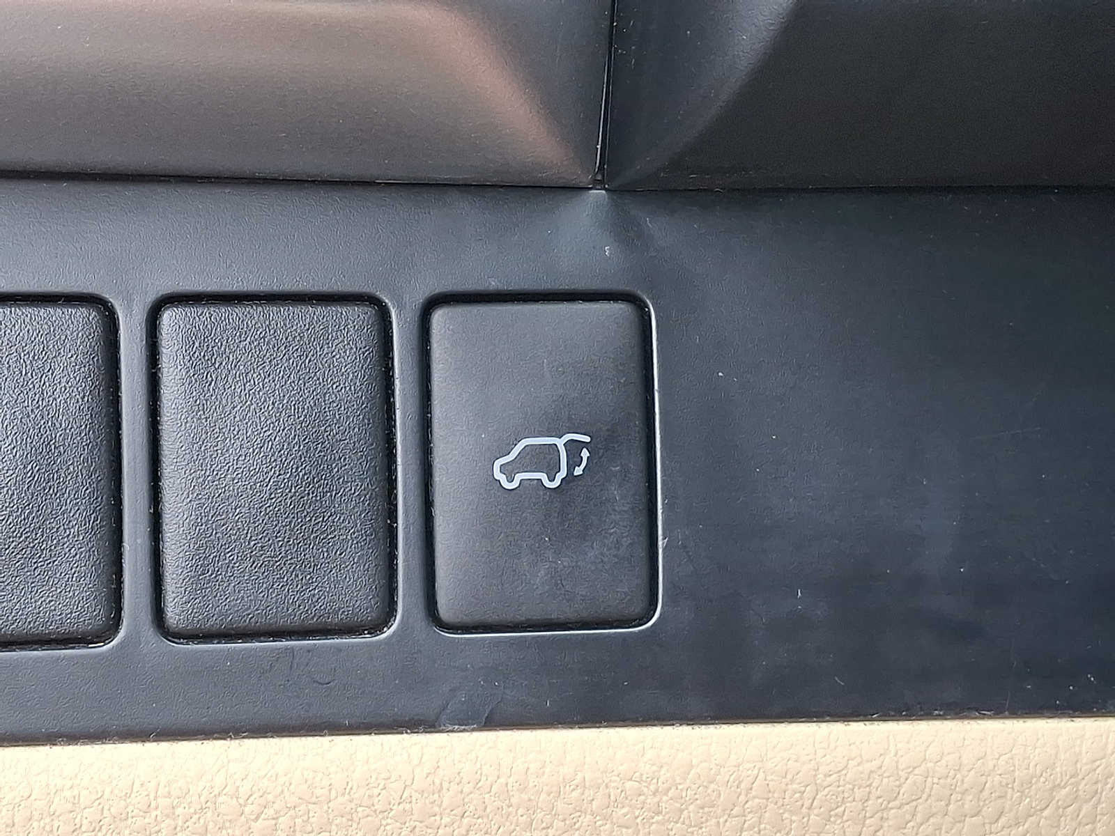 Thumbnail: 2014 Toyota Highlander - 24