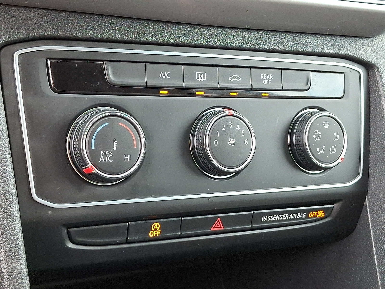 Thumbnail: 2018 Volkswagen Atlas - 15