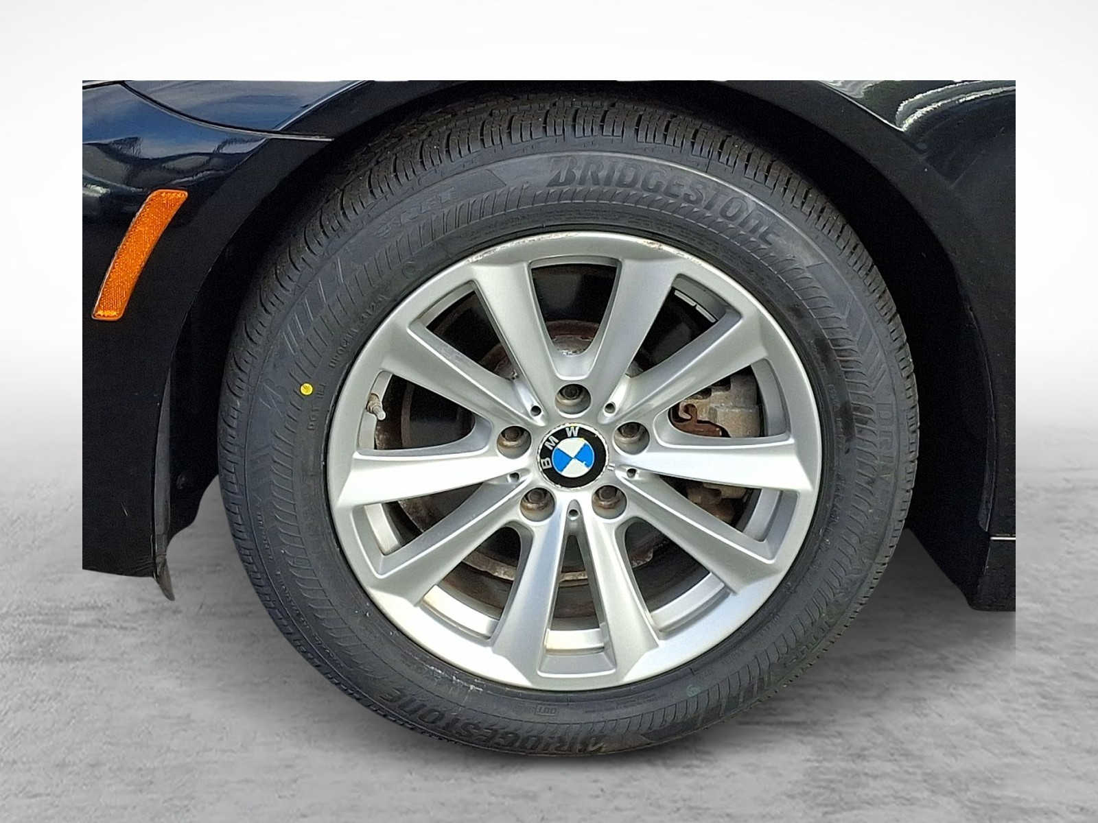 Thumbnail: 2015 BMW 5 Series - 6