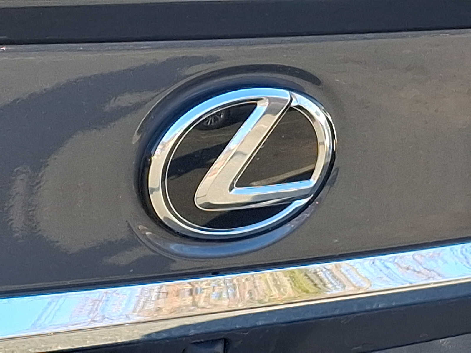 Thumbnail: 2023 Lexus ES - 28