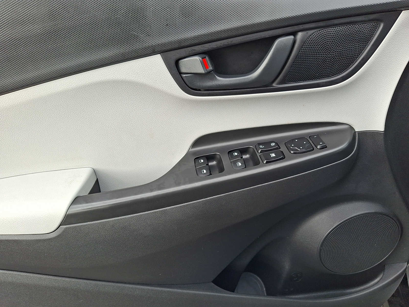 Thumbnail: 2023 Hyundai Kona - 9