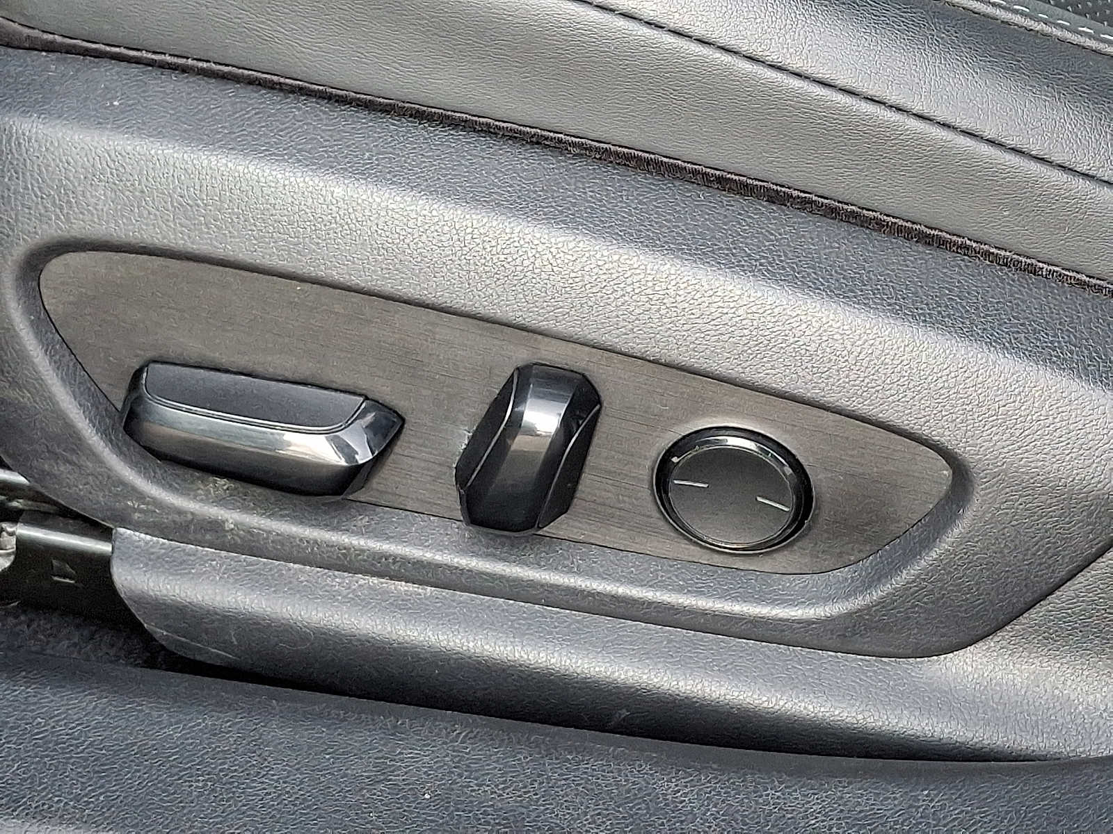 Thumbnail: 2019 Lexus ES - 8