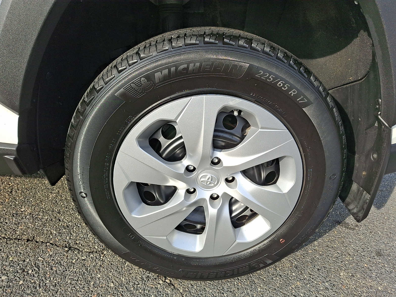 Thumbnail: 2022 Toyota RAV4 - 8