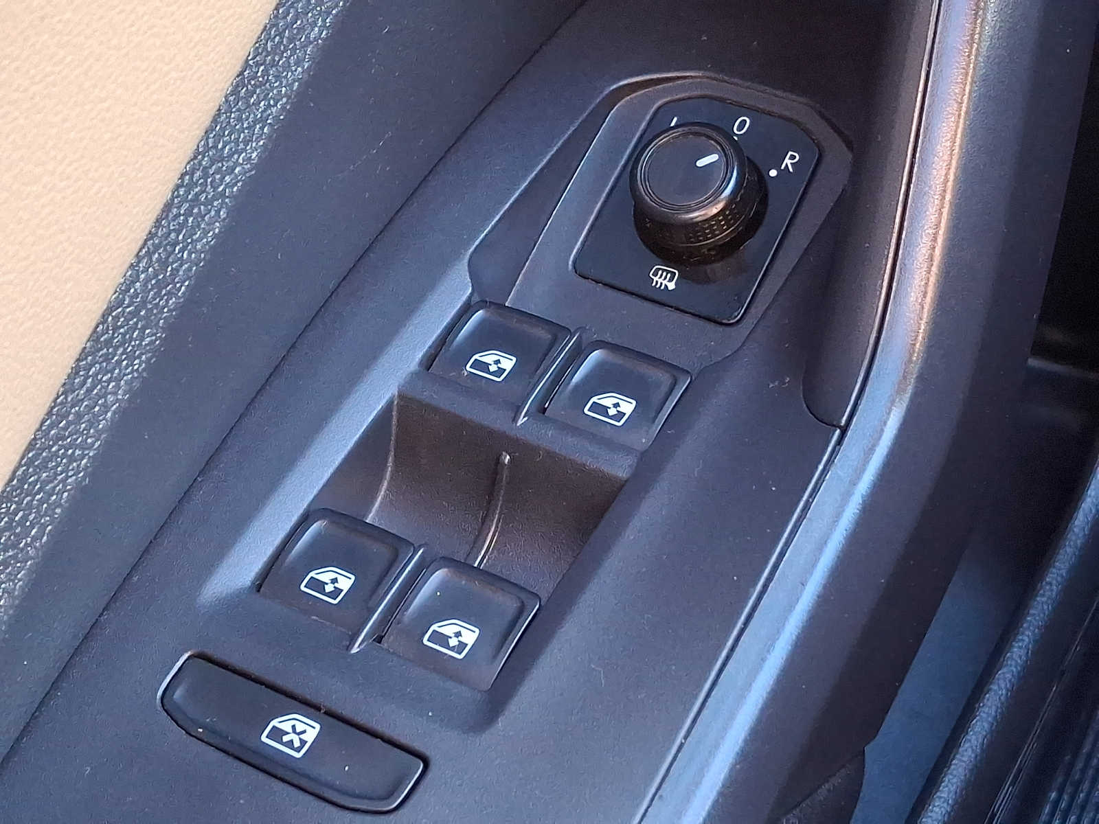 Thumbnail: 2019 Volkswagen Jetta - 25