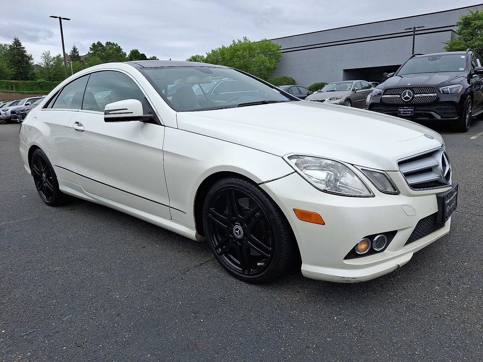 Thumbnail: 2010 Mercedes-Benz E-Class - 3