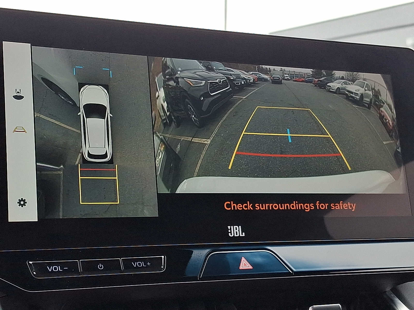 Thumbnail: 2023 Toyota Venza - 17