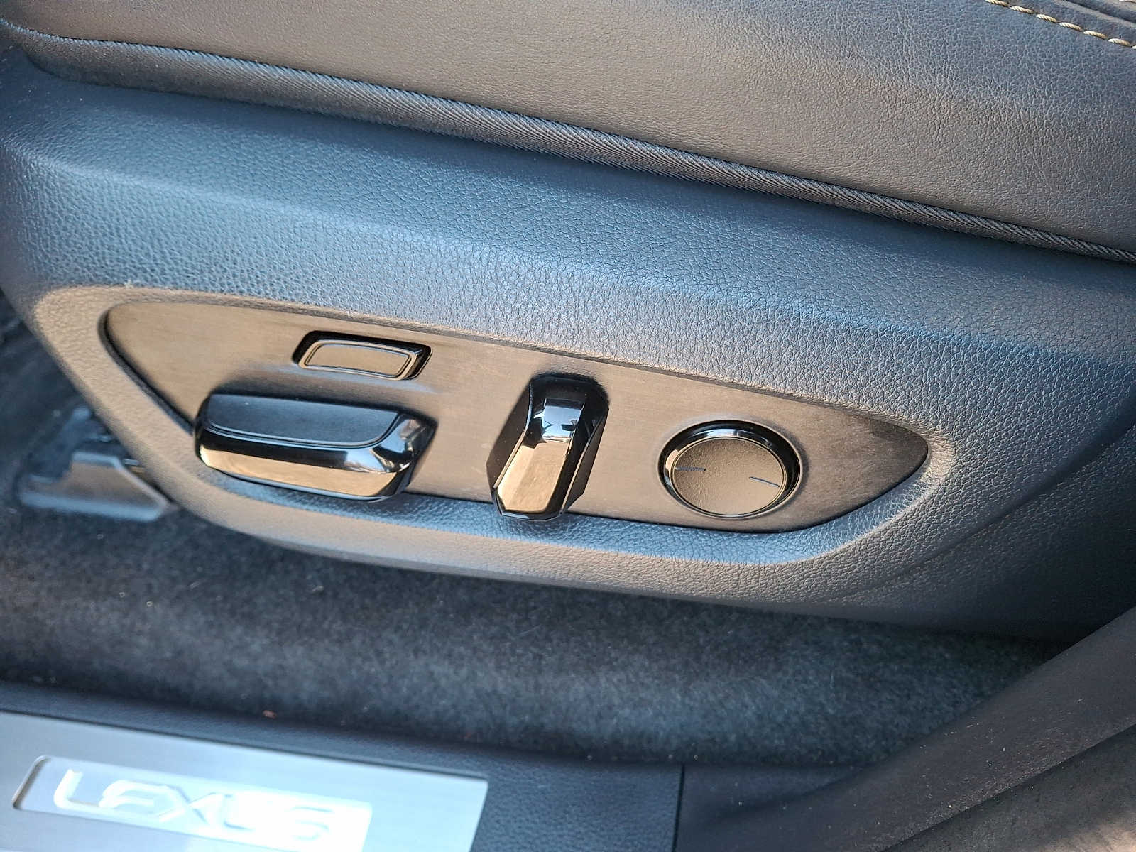 Thumbnail: 2024 Lexus GX - 10