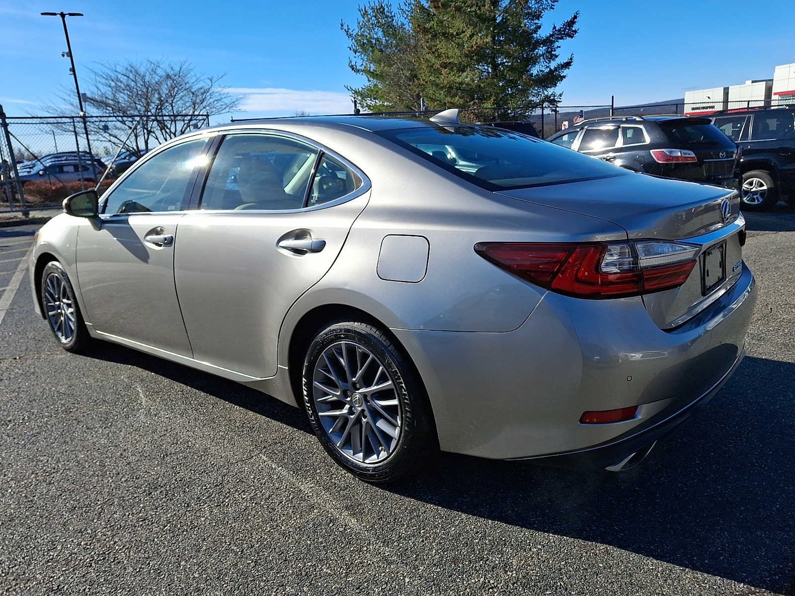 Thumbnail: 2018 Lexus ES - 6