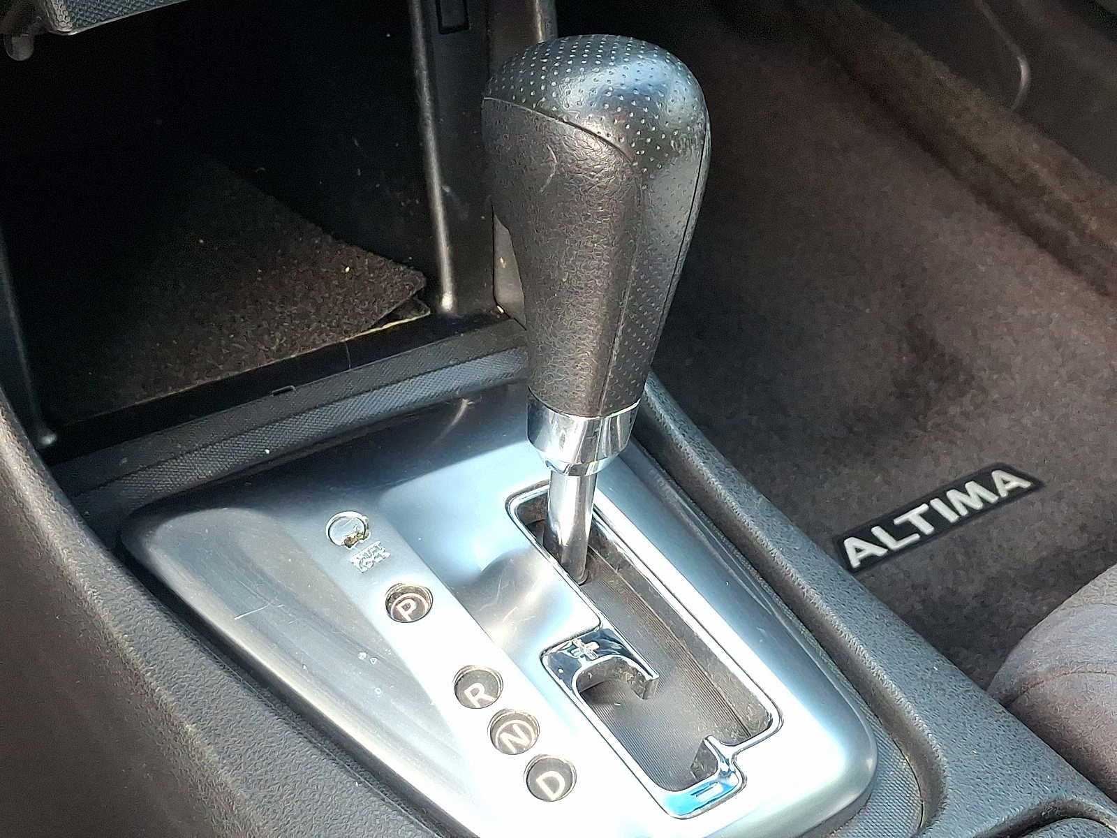 Thumbnail: 2010 Nissan Altima - 10