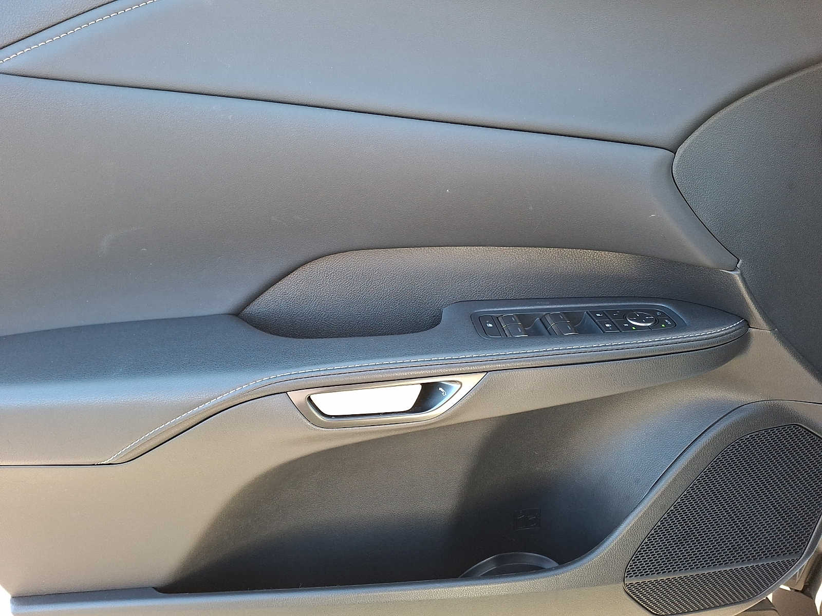 Thumbnail: 2025 Lexus RX - 8