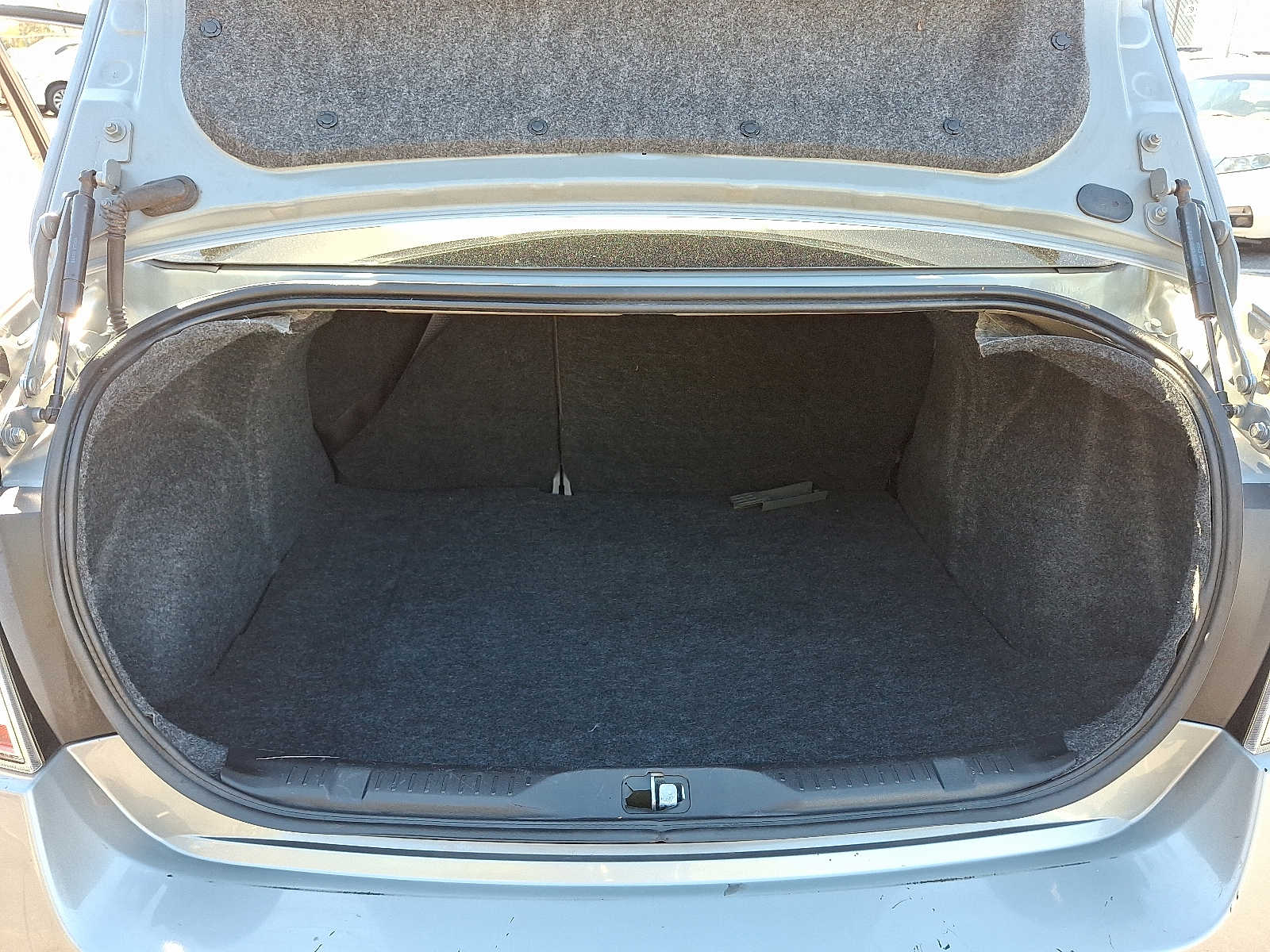 Thumbnail: 2012 Nissan Sentra - 29