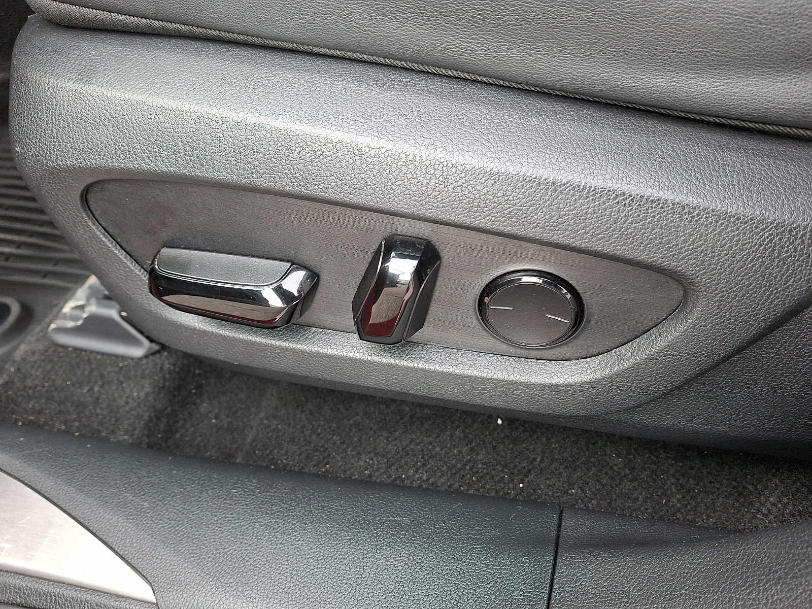 Thumbnail: 2023 Lexus RX - 10